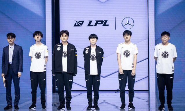 际足坛都占 际足坛都占